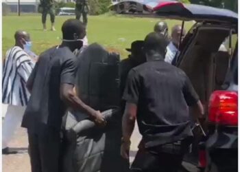 Akufo-Addo’s Bodyguards Spotted Carrying His Chairs from Jubilee House to Nima Residence